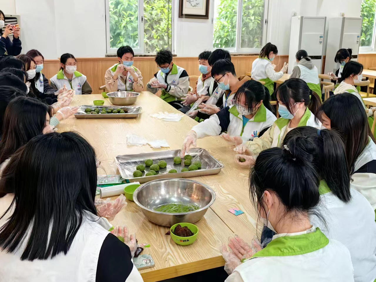 清明节包青团活动