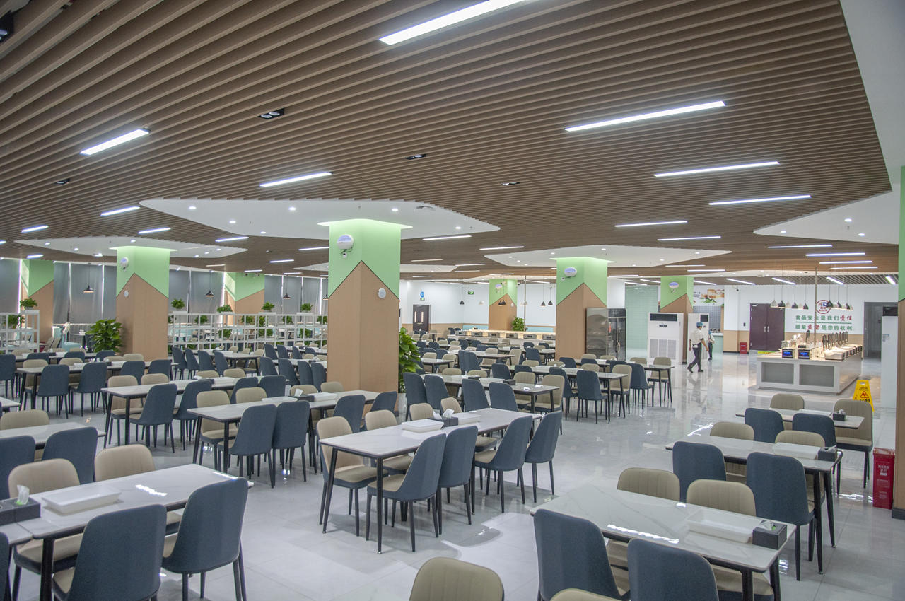 重庆工商职业学院食堂实景图